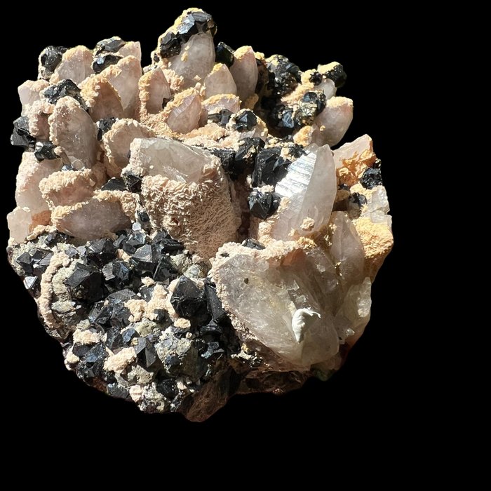 Rhodochrosit, Sphalerit, Quarz Kristallcluster - Höhe: 11 cm - Breite: 8 cm- 720 g