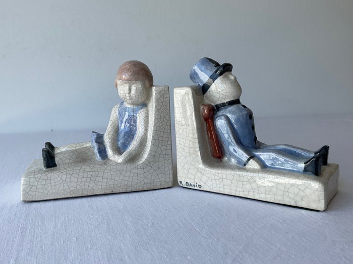 R. David - Bookends (2) - Craquelée ceramic, depiction of a soldier and a girl