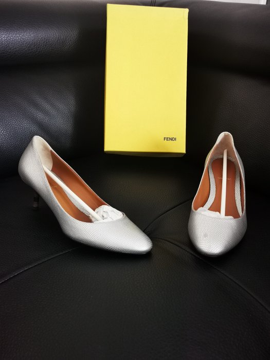 Fendi - Heeled shoes - Size: Shoes / EU 37
