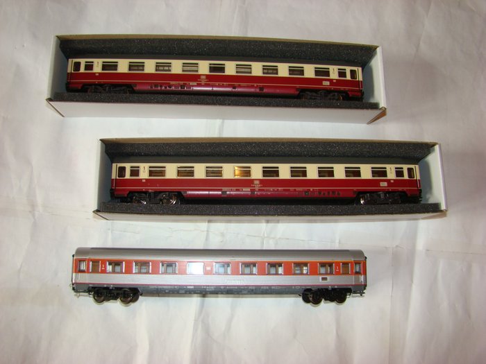 Fleischmann H0 - 5660 / 5183 - Vagón de tren de pasajeros a escala (3) - 3 coches Euro/Intercity de 1ª clase - DB