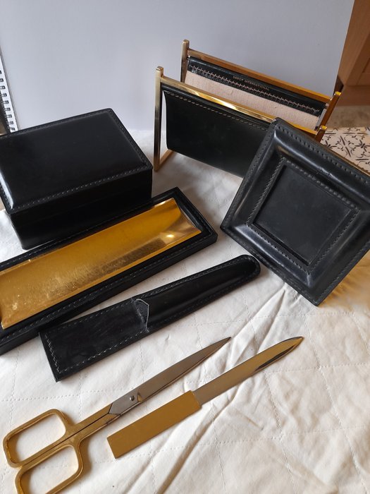 Delvaux - Desk set  (7) - Leather
