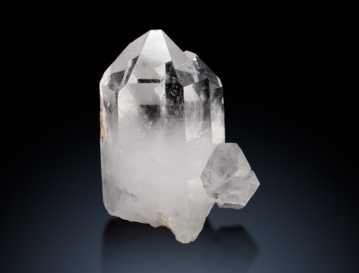 Cuarzo Cristal - Altura: 6.5 cm - Ancho: 5 cm- 120 g - (1)