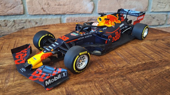Minichamps 1:18 - Modell racerbil - Red Bull Racing RB15 - Max Verstappen - Australien 2019 - Limited Edition