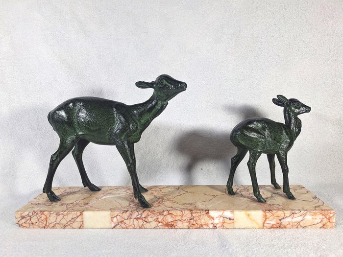 Art-Déco du XXème siècle - 雕塑, Biche et faon - 23 cm - 大理石, 铜绿青铜