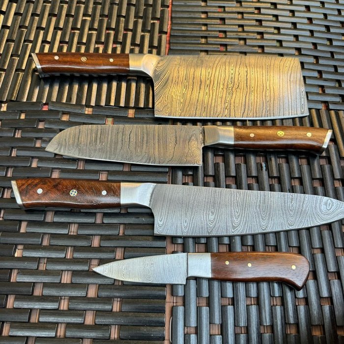 Kökskniv - Chef's knife - Damast, Professionellt handtag av naturligt rosenträ 4, av typ kompletta köksknivar Bäst för dina kök, - Sydamerika