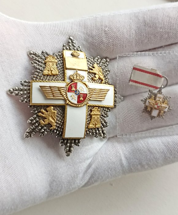 西班牙 - 空軍 - 獎牌 - The Order of Aeronautical Merit With Miniature