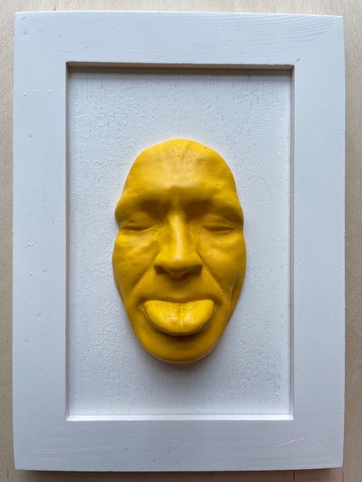 Gregos (1972) - Small yellow mockery on white background-white frame