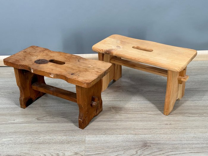 小凳子 - 木, 兩個擠乳凳和植物桌