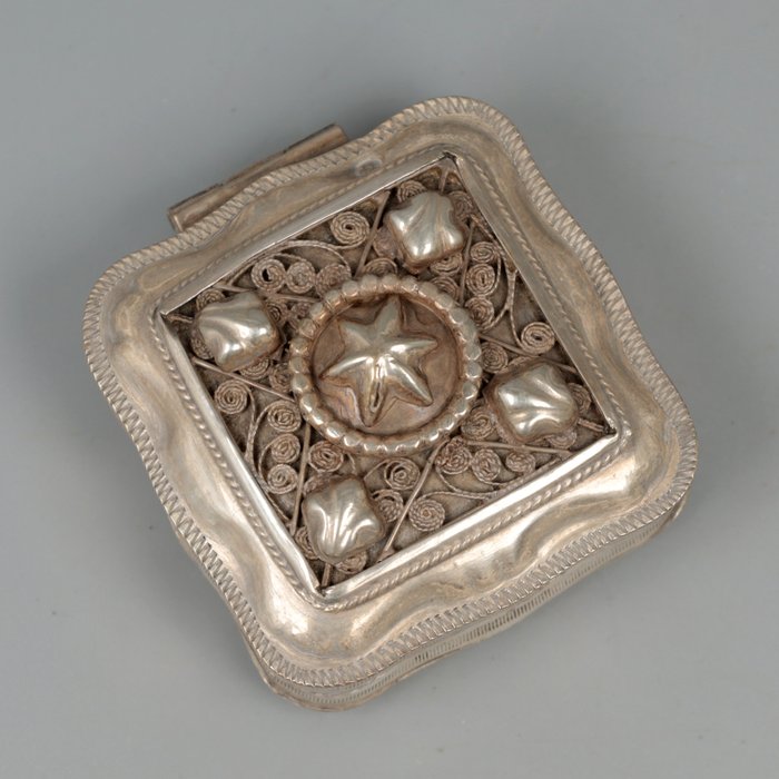 Cornelis Capoen, NO RESERVE - Κουτί μέντας - .833 silver