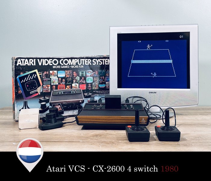 Atari CX-2600 VCS - 4 Switch - 1980 - Boxed + 32 Games in 1 - Sett med videospillkonsoll + spill - I original eske