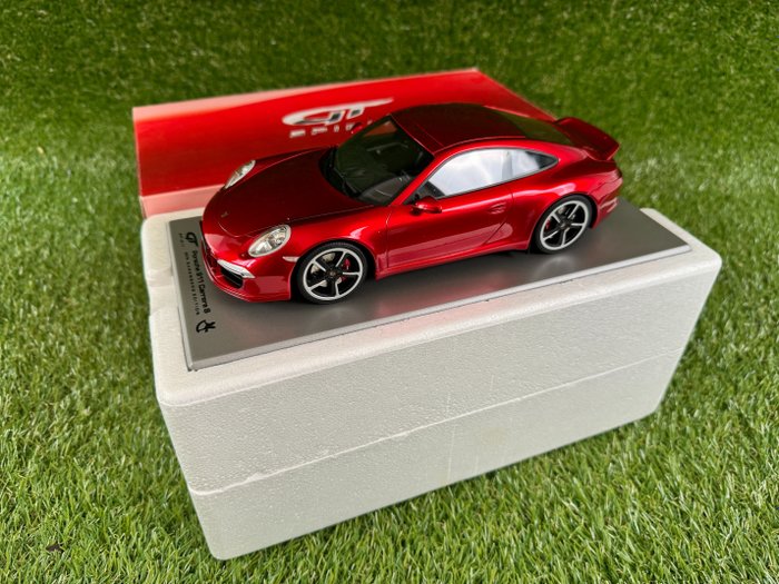 GT Spirit 1:18 - 模型車 - Porsche 911 Carrera S - 2014年編號版