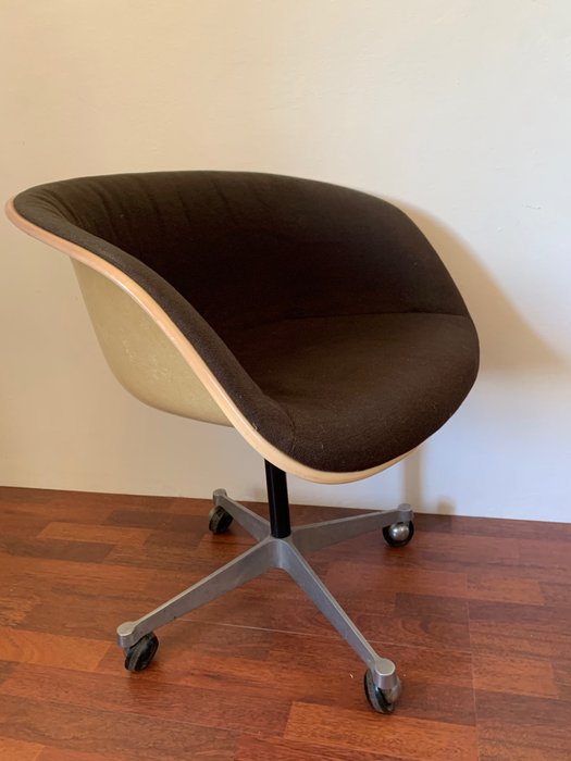 Herman Miller - Charles Eames - 扶手椅子 - 玻璃纤维金属