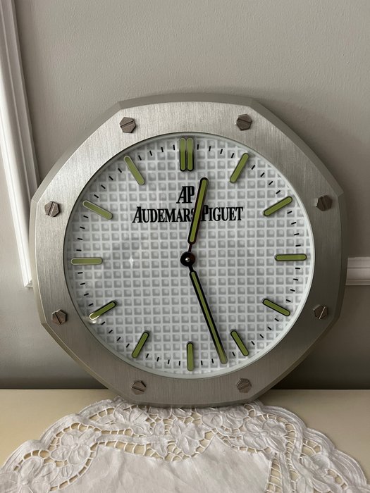 Uhr vom Audemars Piguet-Händler -   Aluminium - 2000-2010