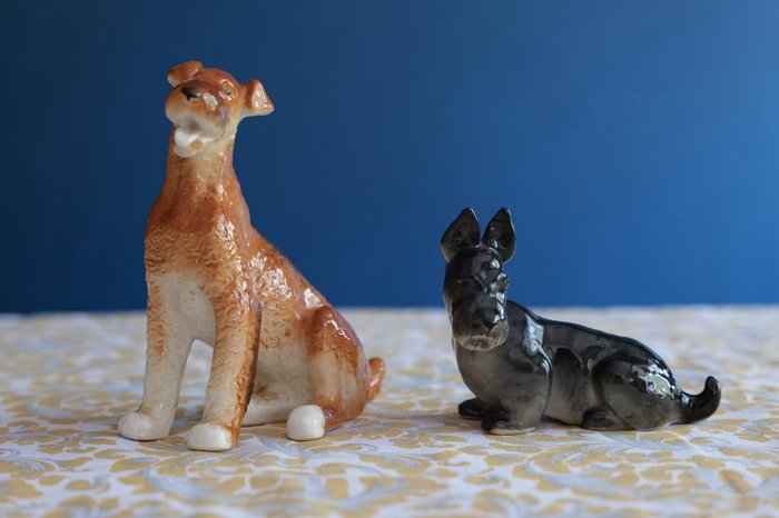 Lomonosov - Figurin - Airedale Terrier and Scottish Terrier - Porslin