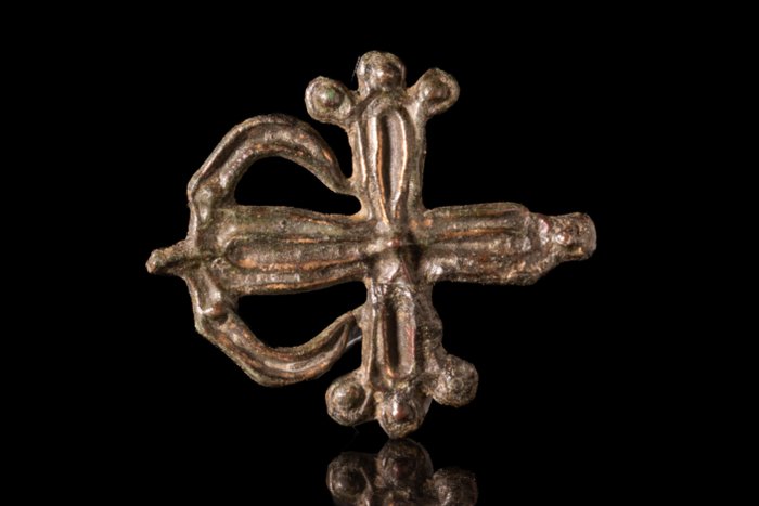 Vikingatiden Sällsynt bronskors  (Utan reservationspris)