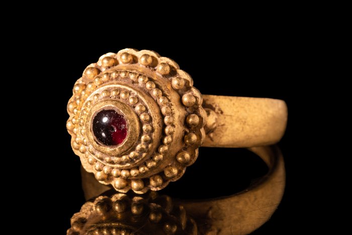 Byzantijns Gouden filigraan ring met granaat cabochon - prachtig!  (Zonder Minimumprijs)