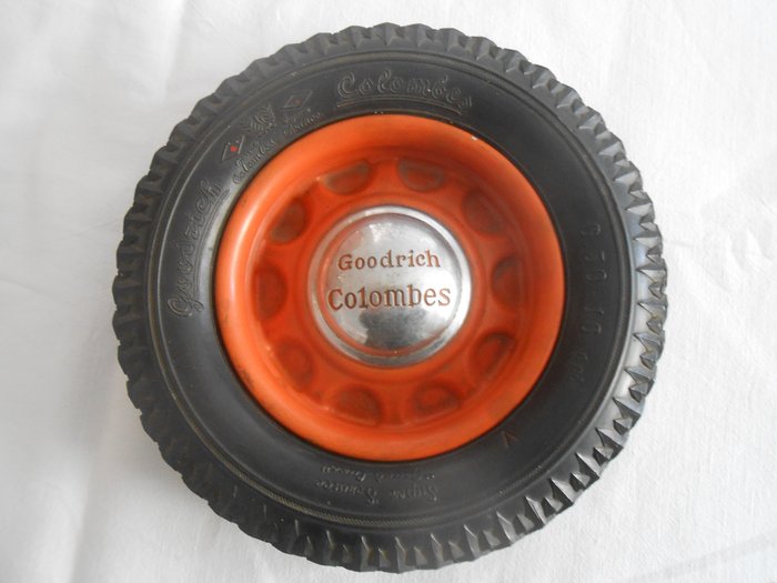 煙灰缸 - Goodrich - Cendrier en forme de pneu