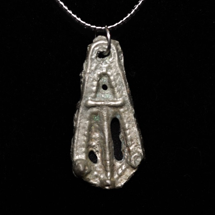 Viikinkien aikakausi Hopea lohikäärmeen jalka amuletti - 40 mm  (Ei pohjahintaa)
