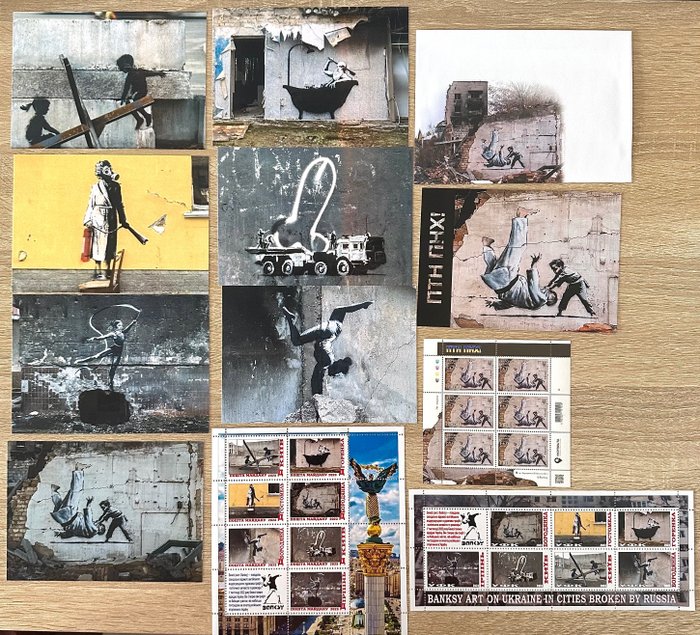 Ukraine  - Banksy-Graffiti in der Ukraine, 2 Sets Briefmarken und Postkarten