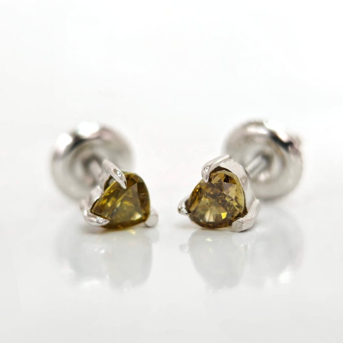 No Reserve Price - 0.75 ct Natural Fancy Greenish Yellow Diamond Earrings - Stud earrings - 14 kt. White gold Diamond  (Natural)