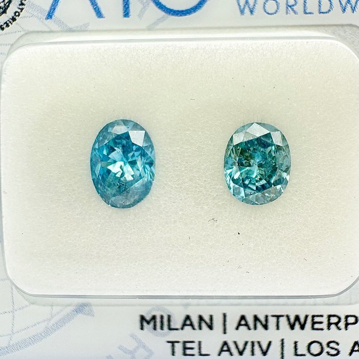 Ingen mindstepris - 2 pcs Diamant  (Farvebehandlet)  - 0.82 ct - Oval - Fancy intense Blå - I1, SI3 - Antwerp International Gemological Laboratories (AIG Israel)