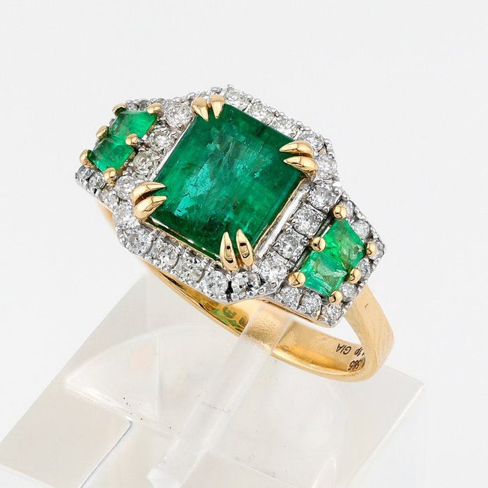(GIA Certified) - Emerald (1.81) Cts Emerald (0.20) Cts (4) Pcs Diamond (0.26) Cts (36) - Bague - 14 carats Or blanc, Or jaune 