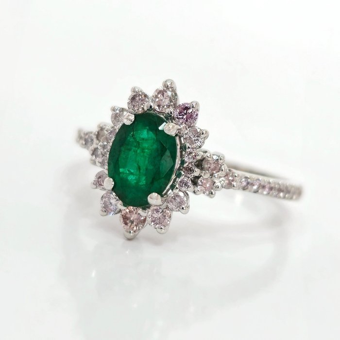 Sans Prix de Réserve - 1.00 ct Green Emerald & 0.50 ct N.Fancy Pink Diamond Ring - 2.49 gr - Bague - 14 carats Or blanc Émeraude - Diamant 