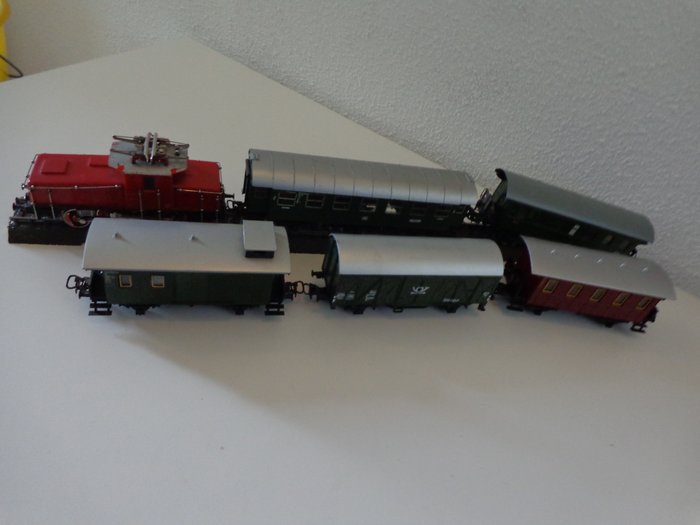 Märklin H0 - 3001.6/4736/4038/4080/4034/4000 - Model train (6) - E63 with 5 cars - DB