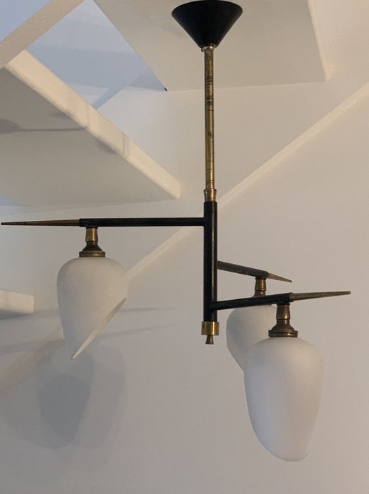 Lampa sufitowa - Trójramienna lampa wisząca w stylu Arlus Lunel - Mosiądz, Stal, Szkło