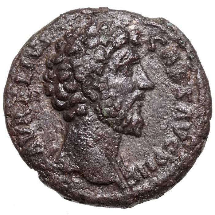 Römisches Reich. Marcus Aurelius (AD 161-180). As Rom, VIRTUS in Waffen, steht auf Helm