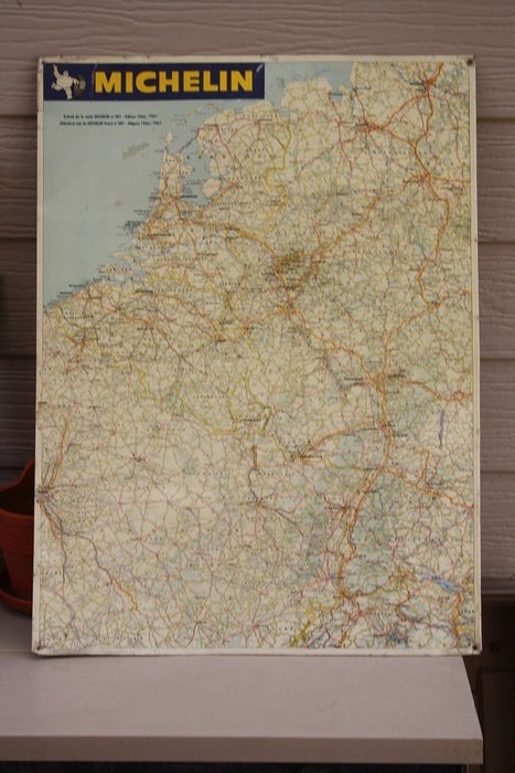 T.P. Brux 1022-126 1966 - Semn publicitar - Harta Beneluxului + părți Franța și Germania pe tablă de oțel - Oțel