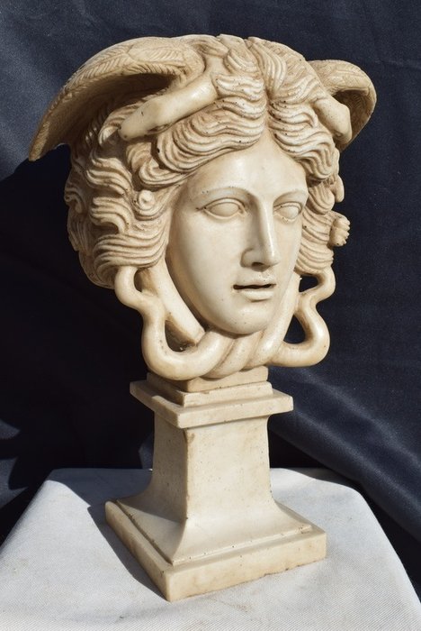 Sculpture, Medusa Rondanini - 28 cm - Marble dust