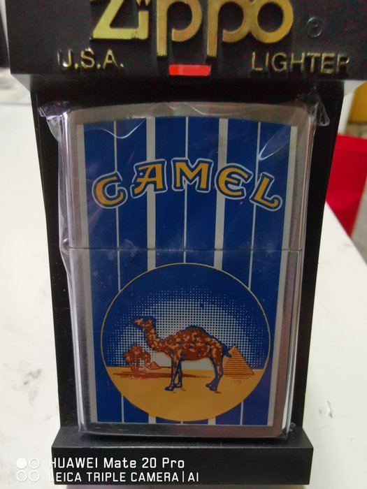 Zippo - Zippo Camel de 1999. - Pocket lighter - Acier Chromé brossé peint