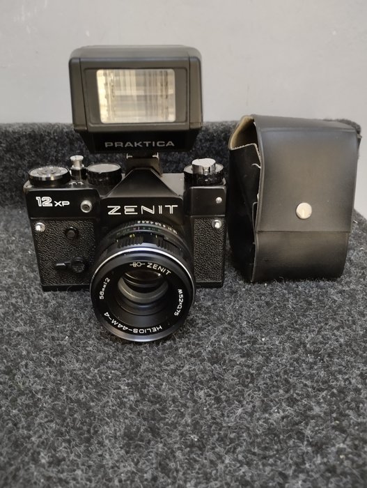 Zenit 12XP + valdai helios 44m-4 Αναλογική φωτογραφική μηχανή