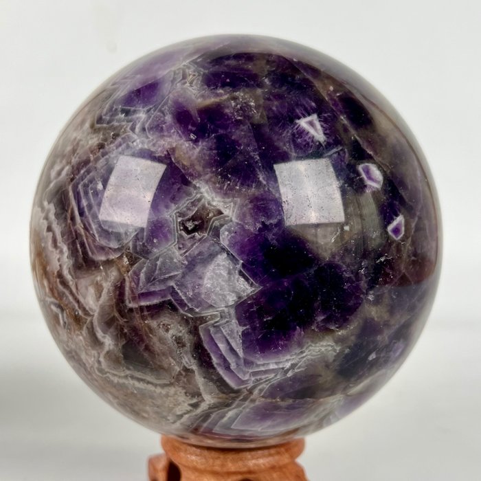 Amethyst Large Polished AAA Chevron Amethyst Sphere - Height: 11.72 cm - Width: 11.72 cm- 2140 g