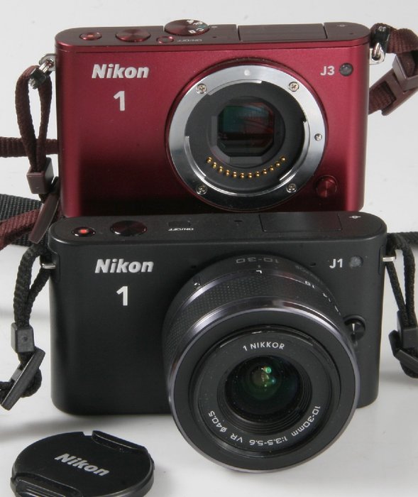 Nikon 1 J1 + Nikon 1 J3 - defect Digitalkamera