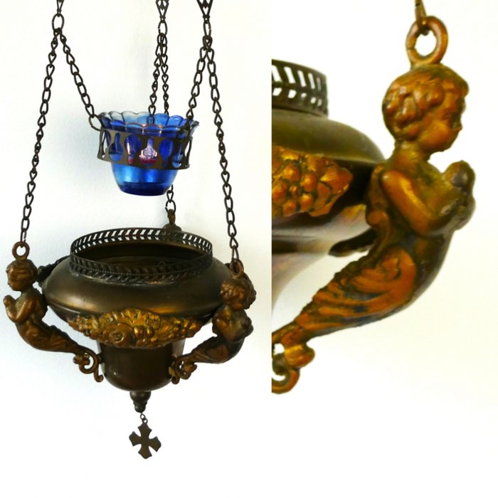 Handvervaardigd - Wieczna lampka - Lampa Boża z 3 aniołkami, filiżanką na herbatę i krzyżem - Mosiądz, Szkło