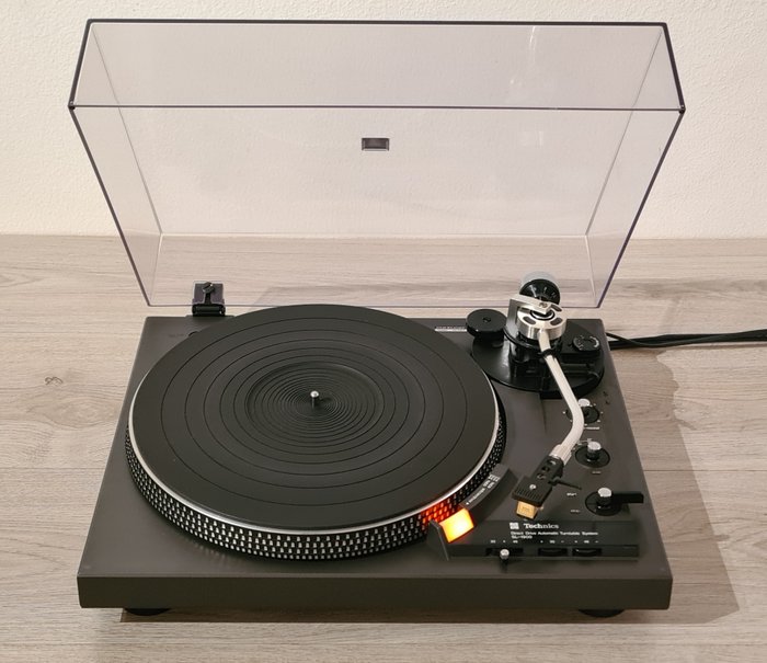 Technics - SL-1900 - Fully Automatic Direct Drive Turntable