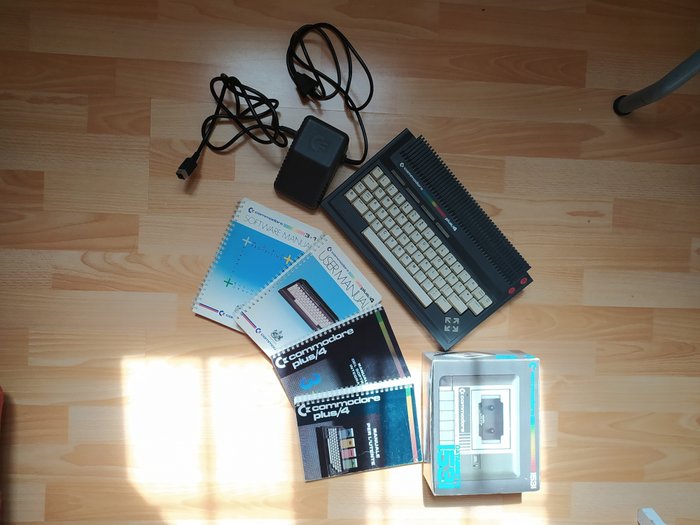 Commodore Plus 4 - Computer