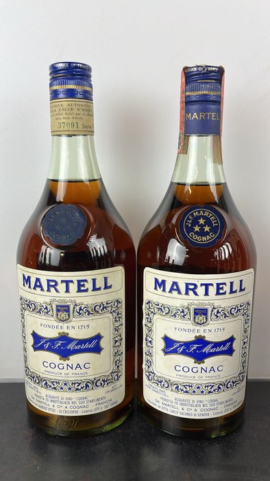 Martell - Cognac Trois Etoiles  - b. década de 1960 - 73 cl - 2 garrafas