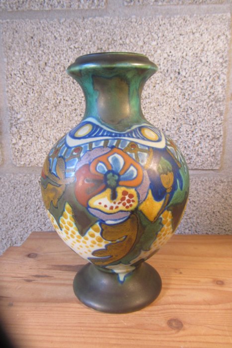 Plateelbakkerij Zuid-Holland - W.P. Hartgring - Vase  - Keramikk