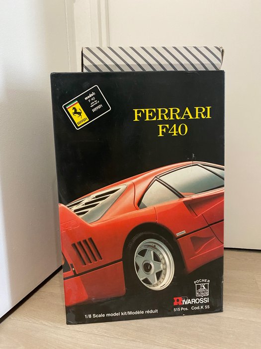 Pocher 1:8 - 模型運動車 - Ferrari F40 - 帶有可選的運輸工具