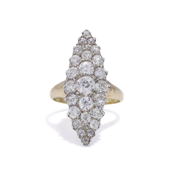 Ring Victorian 18kt yellow gold marquise shaped cluster with old european diamonds 