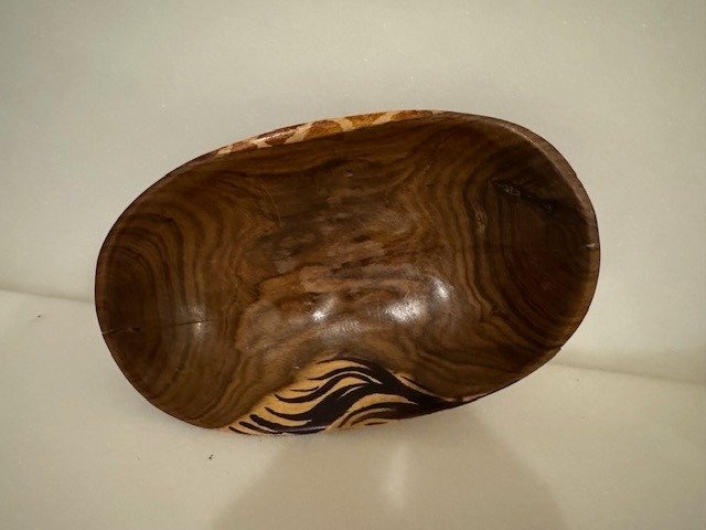 Ciotola ovale africana fatta a mano in legno Sud Africa dipinta a mano 19 cm  (Senza Prezzo di Riserva)