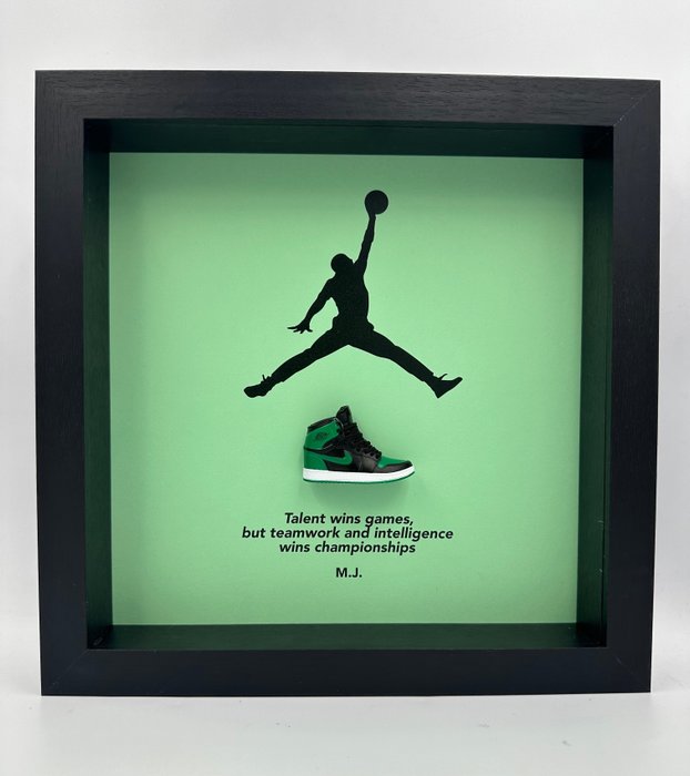 Rahmen- Gerahmter Sneaker Air Jordan 1 Retro High Pine Green Black  - Holz