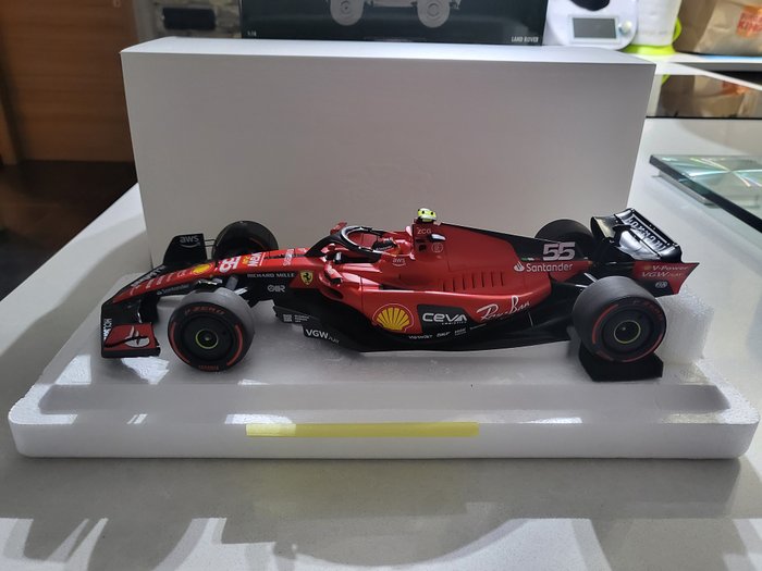 BBR 1:18 - 模型賽車 - Ferrari SF-23 GP Bahrain 2023 #55 Sainz jr. - BBR231855