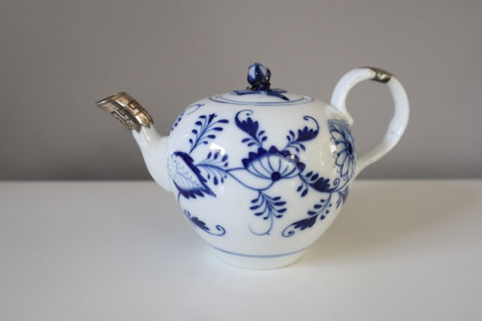 茶壶 - 茨维贝尔穆斯特·迈森 - 瓷