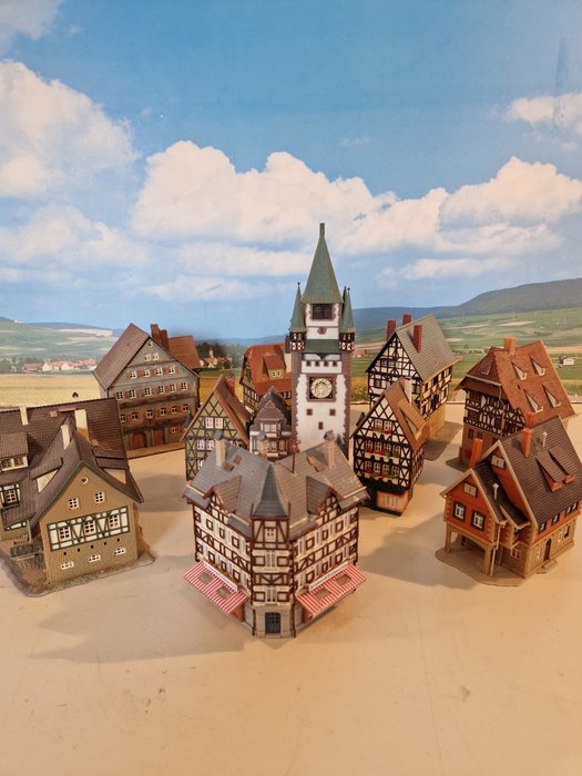 Faller, Kibri, Vollmer N轨 - 火车模型风景 (11) - 半木结构的村庄