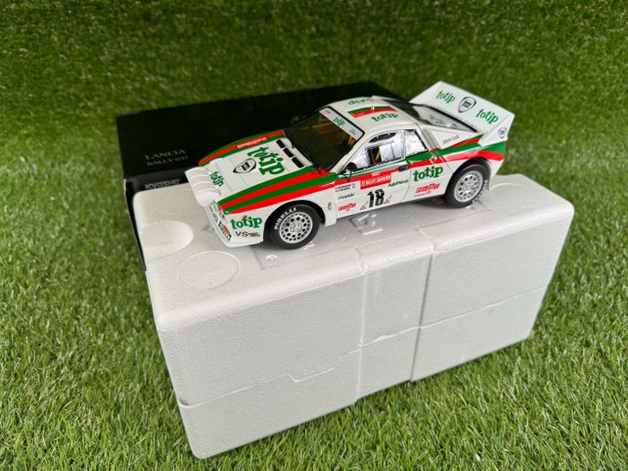 Kyosho 1:18 - Coche a escala - Lancia Rally 037 - 1983 San Remo #18 Totip