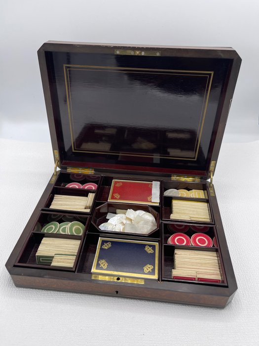 Caja - Boîte à jeux con hermosa incrustación de boulle - Hueso, Madera, Nácar, Madera, nogal
